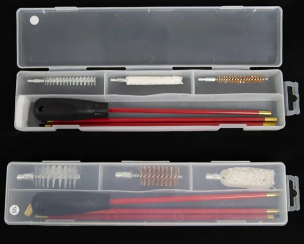 Rensesæt 7,62 mm. Tredelt PVC coated stål rensestok med 3 børster, i plastboks.
